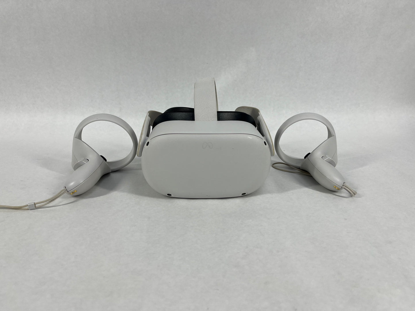 Oculus Quest 2 128GB Standalone All-in-One VR Headset KW49CM