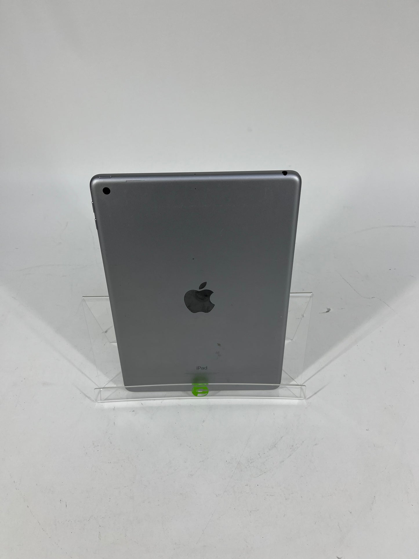 WiFi Only Apple iPad 5th Gen 32GB 15.1 Black MP2F2LL/A