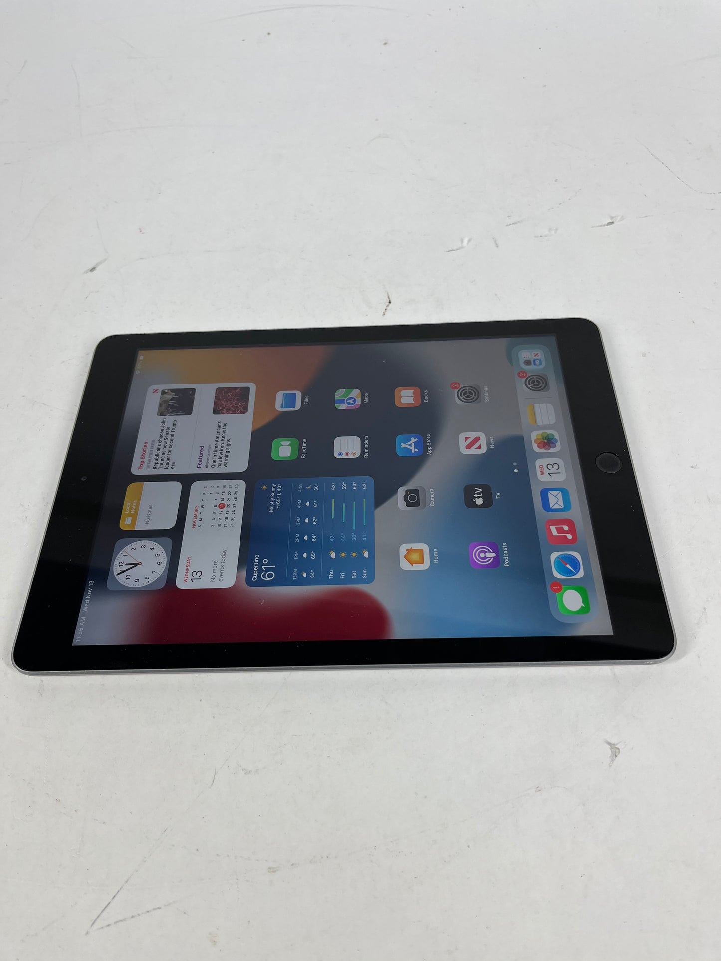 WiFi Only Apple iPad 5th Gen 32GB 15.1 Black MP2F2LL/A