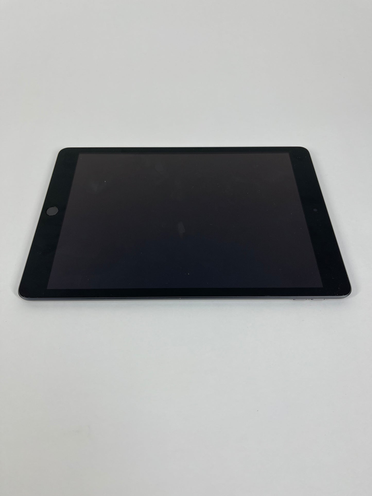 WiFi Only Apple iPad 9th Gen 64GB 17.6.1 Black MK2K3LL/A