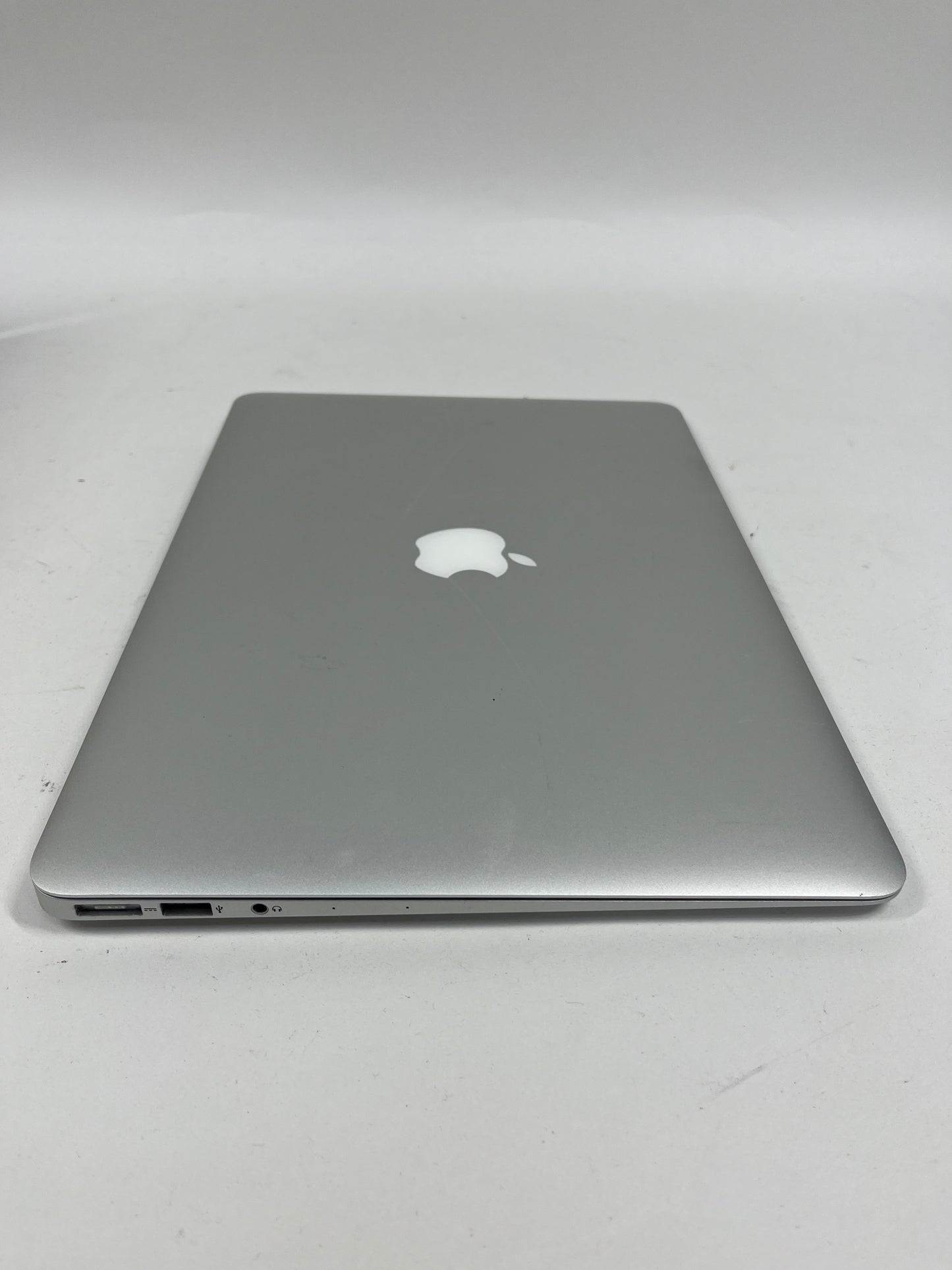 2013 Apple MacBook Air 13.3" i5 1.3GHz 4GB RAM 256GB SSD Space Gray