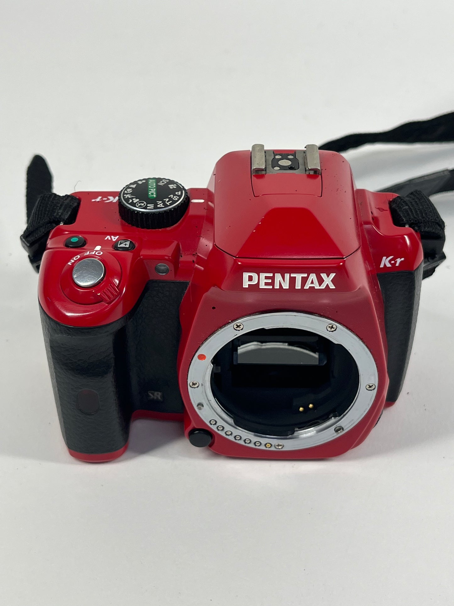 Pentax Red K-r 12.4 MP Digital SLR DSLR Camera 32342 Shutter Count body only