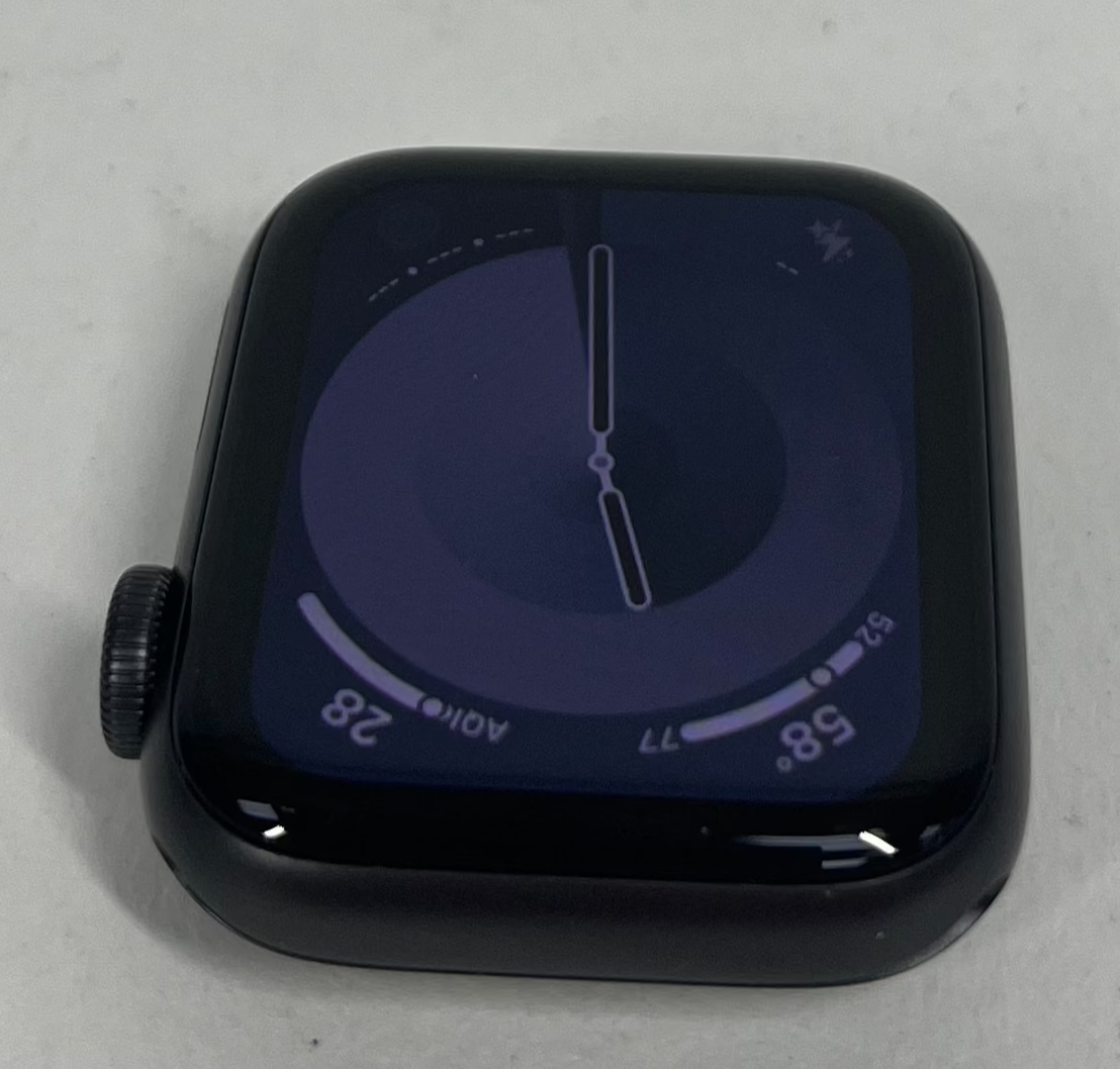 GPS Only Apple Watch SE 40MM Aluminum MYDP2LL/A