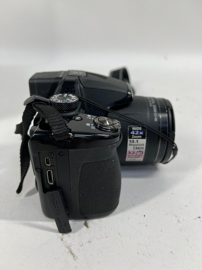 Nikon COOLPIX P520 18.1MP Digital Camera 14,000 Shutter Count with Extras