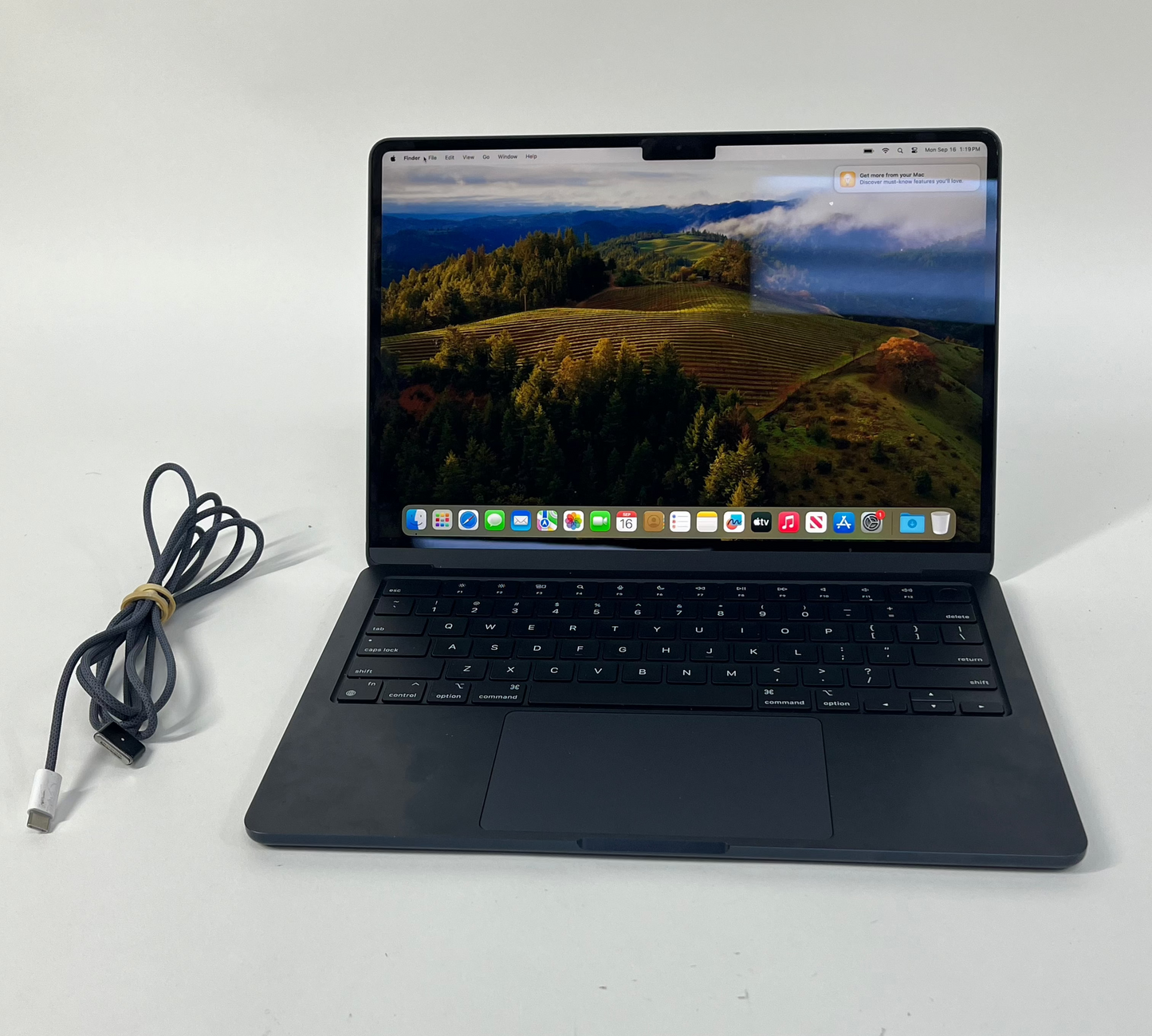 2022 Apple MacBook Air 13.6" M2 3.5GHz 8GB RAM 256GB SSD Black A2681