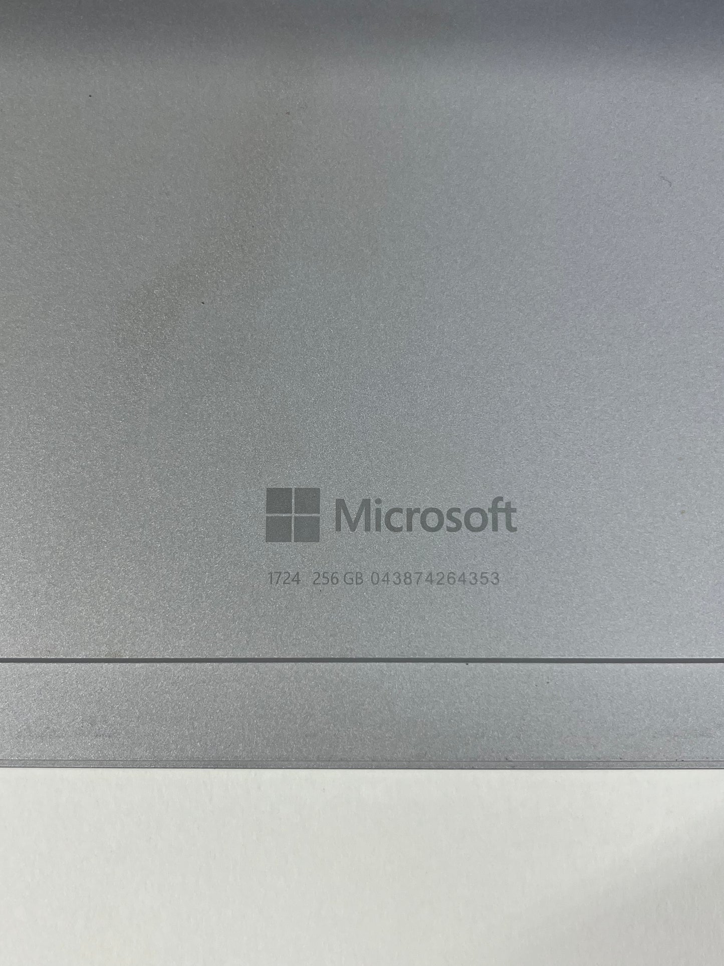 Microsoft Surface Pro 4 X 14" i5-6300U 2.4GHz 8 GB 128GB SSD