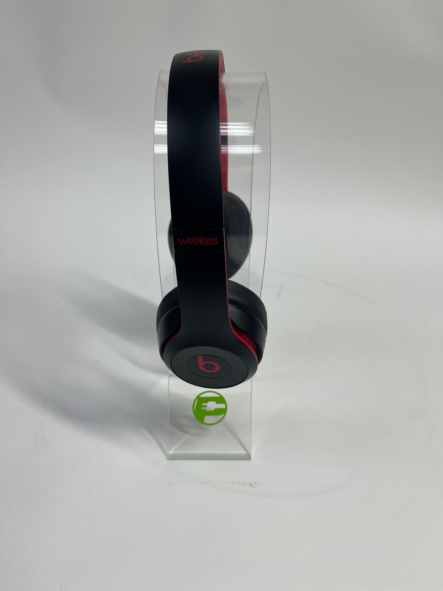 Beats Solo3 Wireless Over-Ear Bluetooth Headphones Black/Red A1796