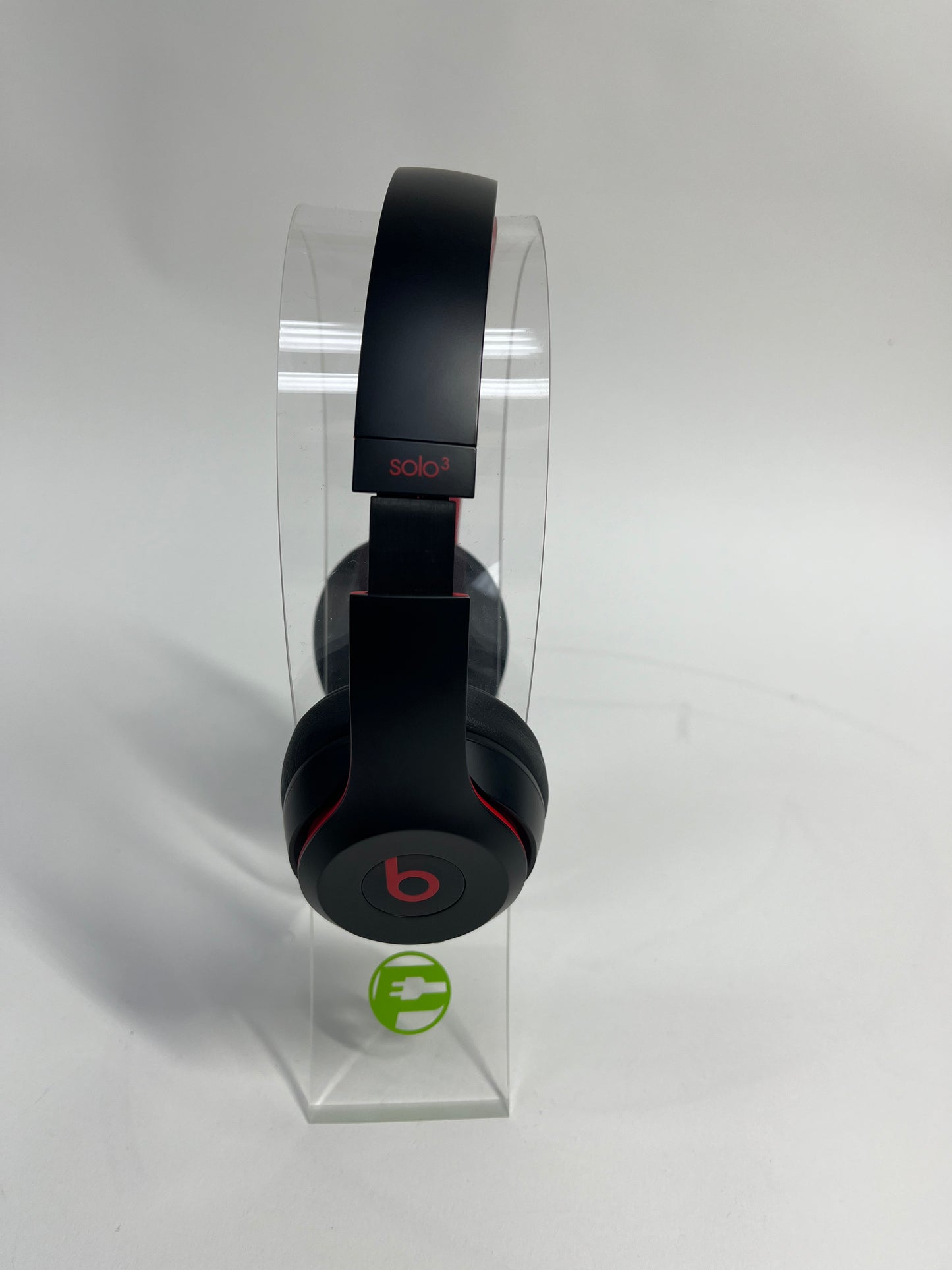 Beats Solo3 Wireless Over-Ear Bluetooth Headphones Black/Red A1796